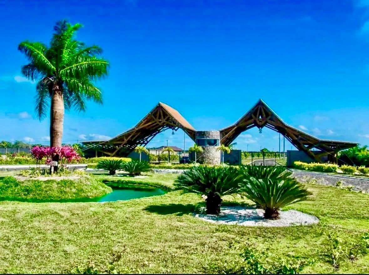 Lote no Condomínio FAZENDA REAL I / II com 750 m2, bem localizado.